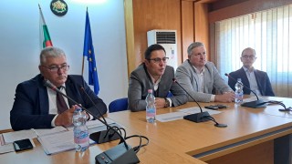 Служебният кабинет работи в пълна мобилизация отвъд партийните линии за