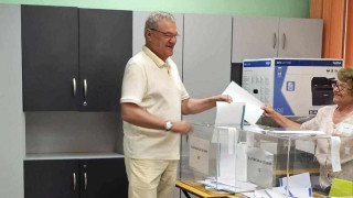 Лидерът на АБВ Румен Петков и част от Тройната коалиция