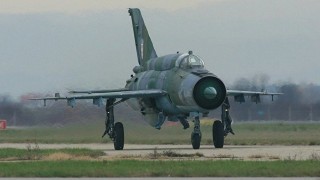 Румъния ще лети с МиГ-21 още година