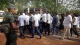 В Шри Ланка търсят ван с експлозиви, 45 деца са загинали при атаките