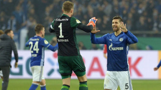 Шалке 04 подписа нови договори с двама от основните си