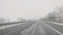 Стотици тежкотоварни автомобили са блокирани на пътя в посока "Дунав мост 2"