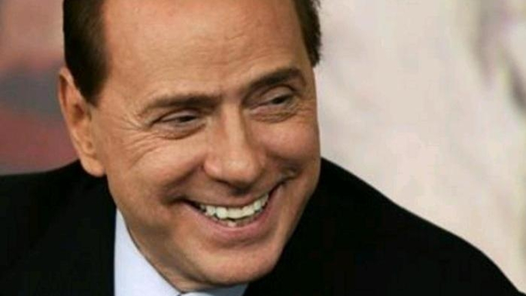 Берлускони нарече по-възрастната съпруга на френския президент "красиво мамче"