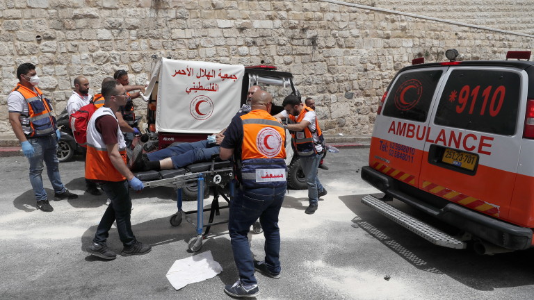 Два взрива до автобусна спирка на входа на Йерусалим убиха един