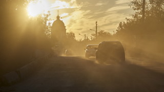 Украинският град Харков е подложен на вражески обстрел за втори