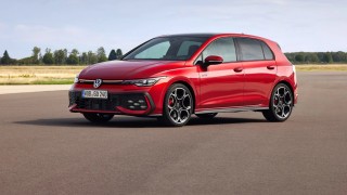 За последно: Volkswagen представи обновен Golf преди края на модела (Видео)