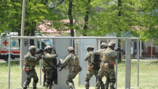 Военнослужещи от Съвместното командване на специалните операции демонстрираха инфилтрация на