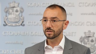 Общинският съветник от ГЕРБ СДС Антон Хекимпн алармира че ремонтираната столична