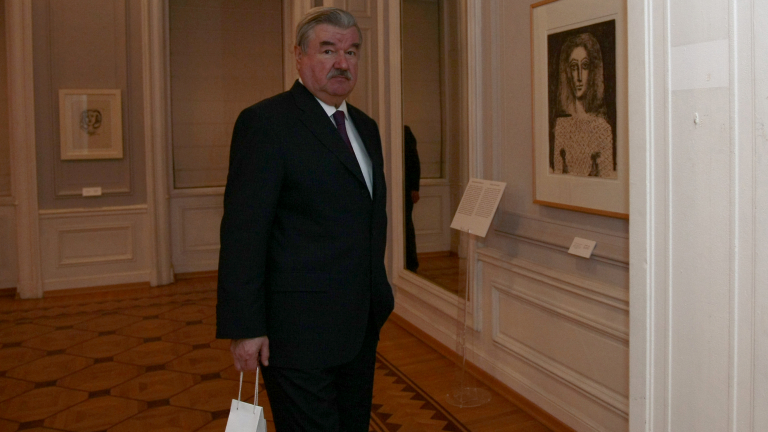 Руският посланик Исаков получава орден „Стара планина“