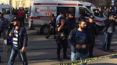 Туристически автобус падна в дере в Турция