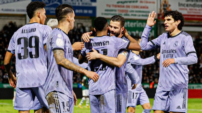 Реал (Мадрид) се стигна трудно до 1/8-финалите в турнира за