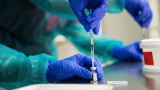 Великобритания ваксинира по 200 000 души на ден срещу коронавирус
