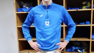 Звезда на Левски се излага по бели гащи 