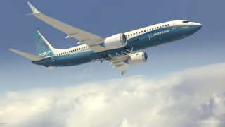 Самолетът на Boeing 737 Мax  може да остане приземен и през пиковия сезон на ваканционните пътувания