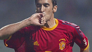 В Испания искат Раул да се върне в националния отбор