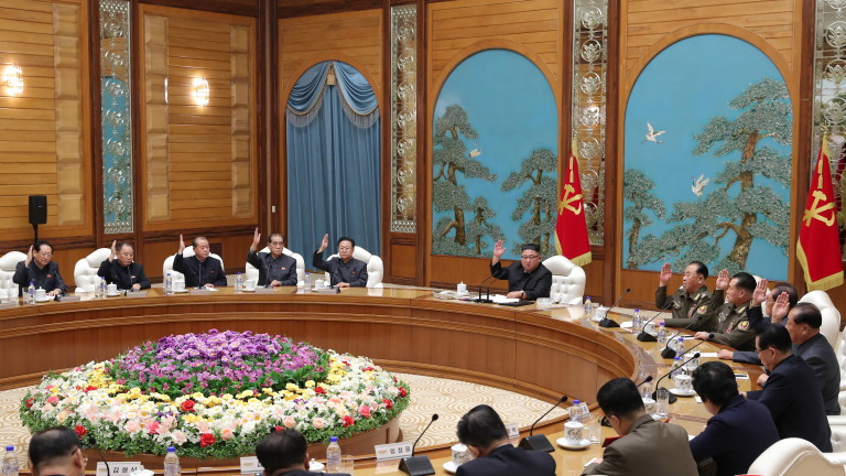 Лидерът на КНДР Ким Чен-ун председателства среща на Политбюро във