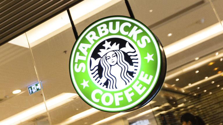 След двоен растеж на продажбите Starbucks отчита по-слаби резултати