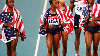 Женската щафета на САЩ със златото на 4х400м. 