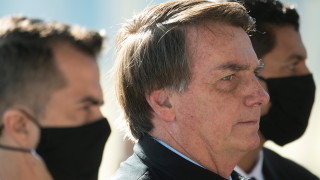 Болсонару слага ръка на здравен регулатор в Бразилия