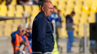 Треньорът на Левски Станимир Стоилов призна че клубът няма