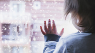 8000 сирачета са с шанс за пълно осиновяване Десетки хиляди