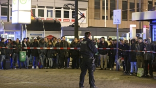 Нападение с брадва на гарата в Дюселдорф, има пострадали