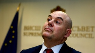 Смяната на главния прокурор е нещо изключително трудно или почти