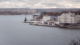 Русия призна за повреден кораб в Севастопол