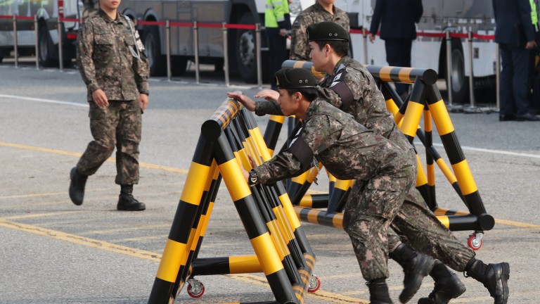 Северна и Южна Корея демонтират укрепления по общата си граница