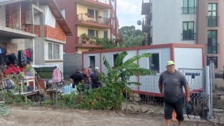 16 екипа на МВР оказват помощ в Царево след потопа