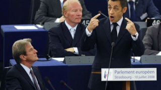 Саркози заплашил - излиза от еврозоната