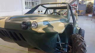 Уникална руска кола амфибия - пътува по въздух, вода и суша