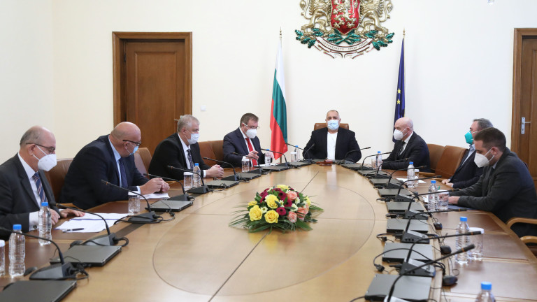 Премиерът Бойко Борисов разпореди да се възобновят плановите операции. Той