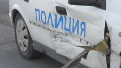 Дрогиран полицай се обърна с патрулка край Нова Загора