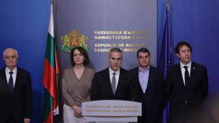 Гюров: Обсъждат се различни варианти за евакуация на българите от Близкия изток