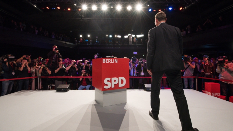 Историческа загуба на партията на Меркел в Берлин