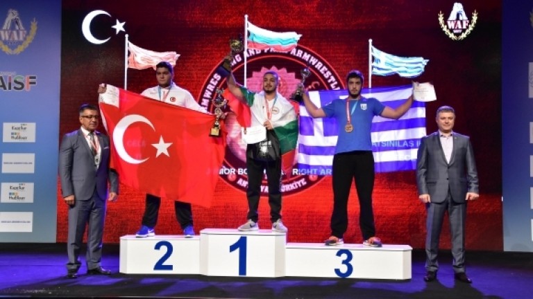 Елбин Ферад спечели златен медал на Световното първенство по канадска борба