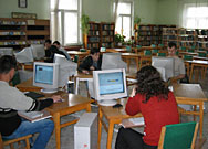Откраднаха компютри от гимназия в Попово