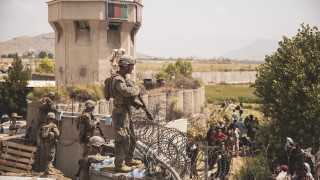 Седем цивилни граждани на Афганистан загинаха в тълпата до летището