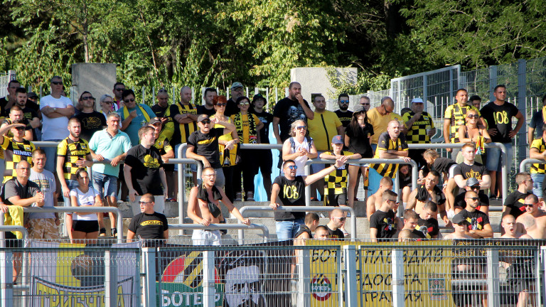 Феновете на Ботев (Пловдив) ще бистрят бъдещето на клуба в понеделник