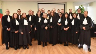 Софийската адвокатска колегия пита тази в Перник за професионалните качества на Гешев