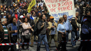 В Атина хиляди протестираха срещу икономиите