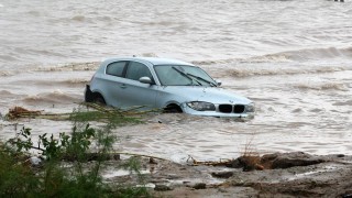 Силните дъждове наводняват и Гърция