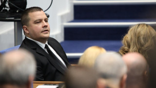 През всички години с какво помогна левът на регионите в