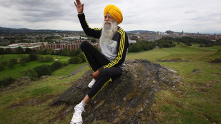 Бегачът Фауджа Сингх считан за най възрастния човек финиширал маратон почина