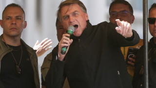 Болсонару е разследван за фалшива COVID ваксинация