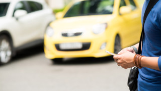 Опасно е човек да е невнимателен и да гледа в