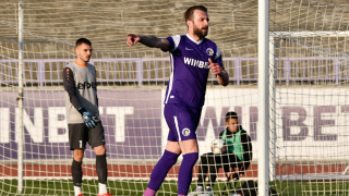 Етър ще се раздели с нападателя Мартин Тошев и централния