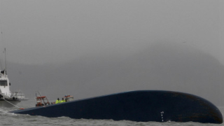 Учител на децата от потъналия южнокорейски ферибот се обеси