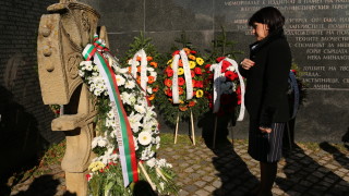 Караянчева: Искаха България да бъде смазана, историята заличена 